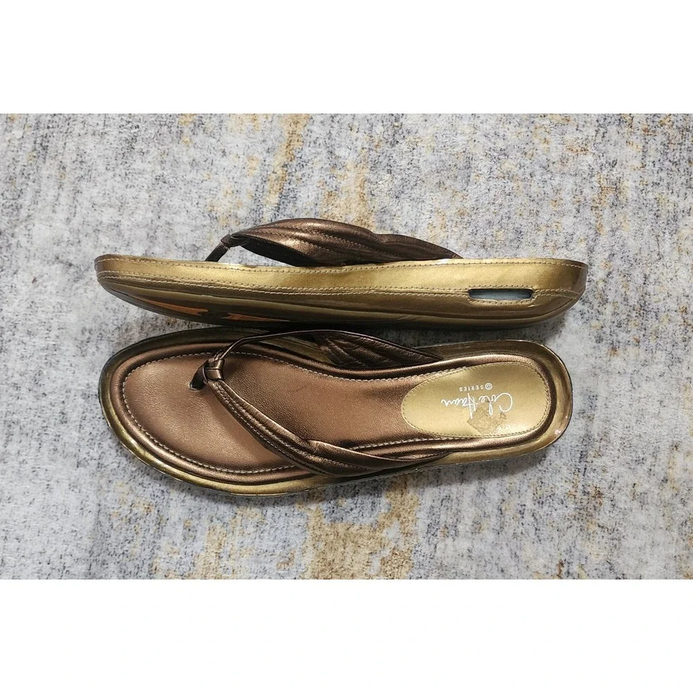 Cole Haan Women's Air Layne Metallic Bronze Leather Thong Sandals Size 9 D21701